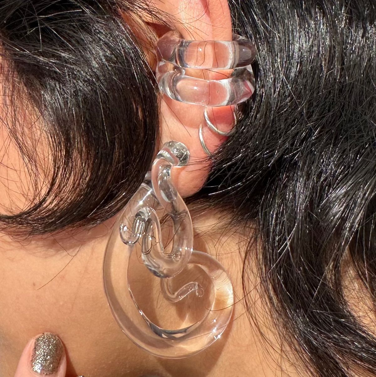 Trendy double ear cuff, no piercing, chic gold tone, ear stack on model.